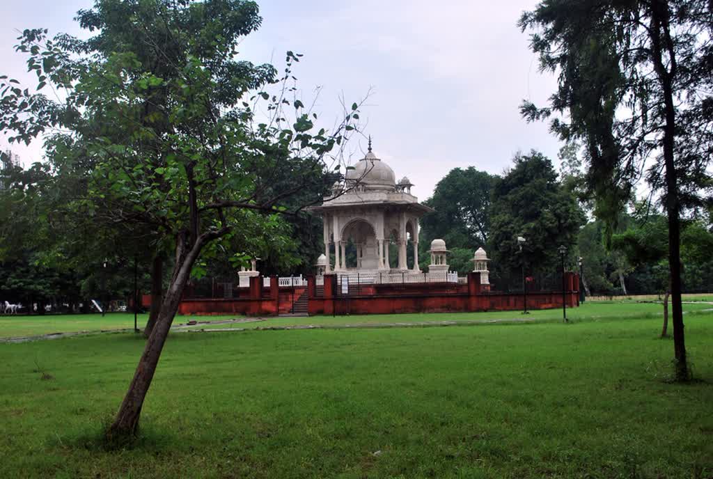 Marble memorial to Begum Hazrat Mahal in the Hazratganj park named after her, Lucknow